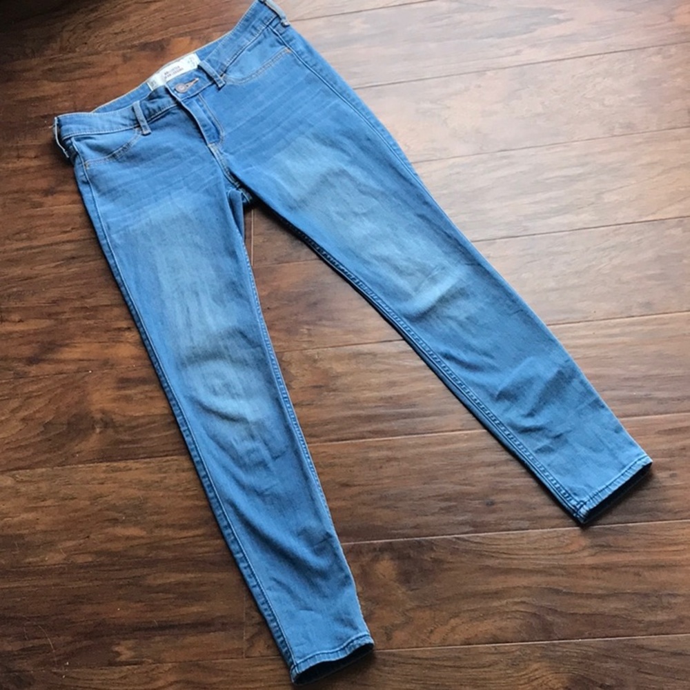 Light wash Hollister Jeans